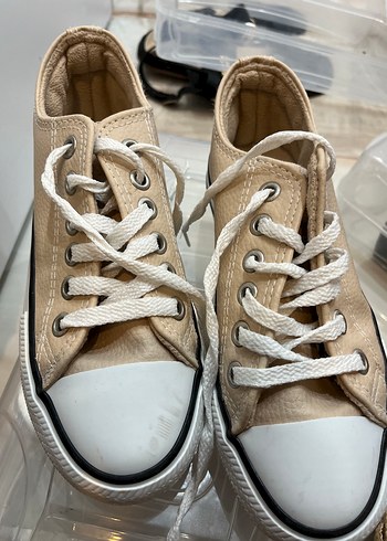 Bej Kadın convers
