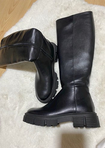 Siyah Deri Topuklu Diz Boyu Kürklü Bot - Görsel 7