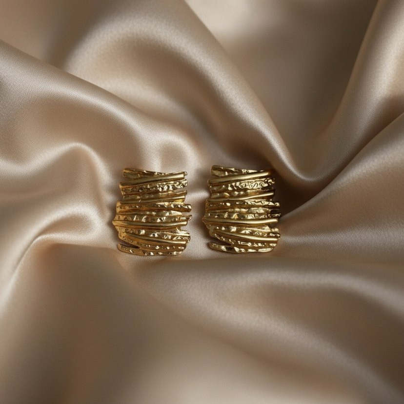 Altın Renkli Pilili Midi Küpe - Görsel 2