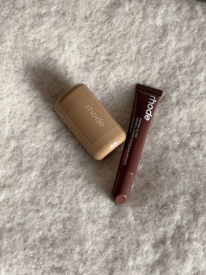 Rhode Koyu Bej Dudak Bakım Seti - Görsel 2