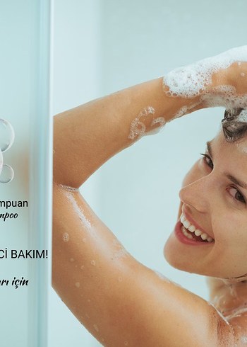 Saç bakımı için nazikçe temizleyen ve besleyen şampuan.