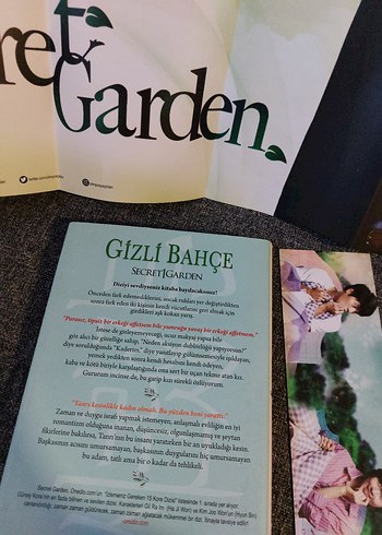 Beden GiZLi BAHÇE Romanı, Poster ve Ayraç