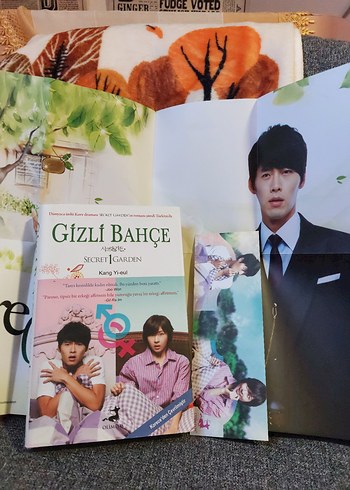 GiZLi BAHÇE Romanı, Poster ve Ayraç