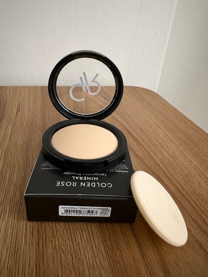 Golden Rose Mineral Terracotta Pudra 02 - Görsel 4