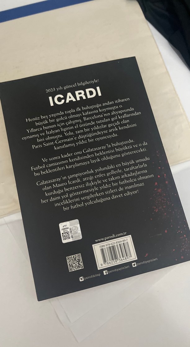 Icardi - Sahanın Yıldızları Kitabı - Görsel 2