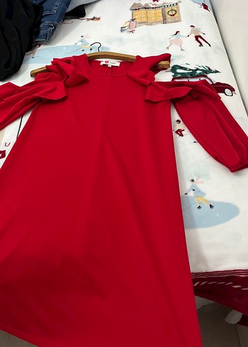 Uzun Kollu Kırmızı Fırfırlı Kadın elbise - Görsel 2