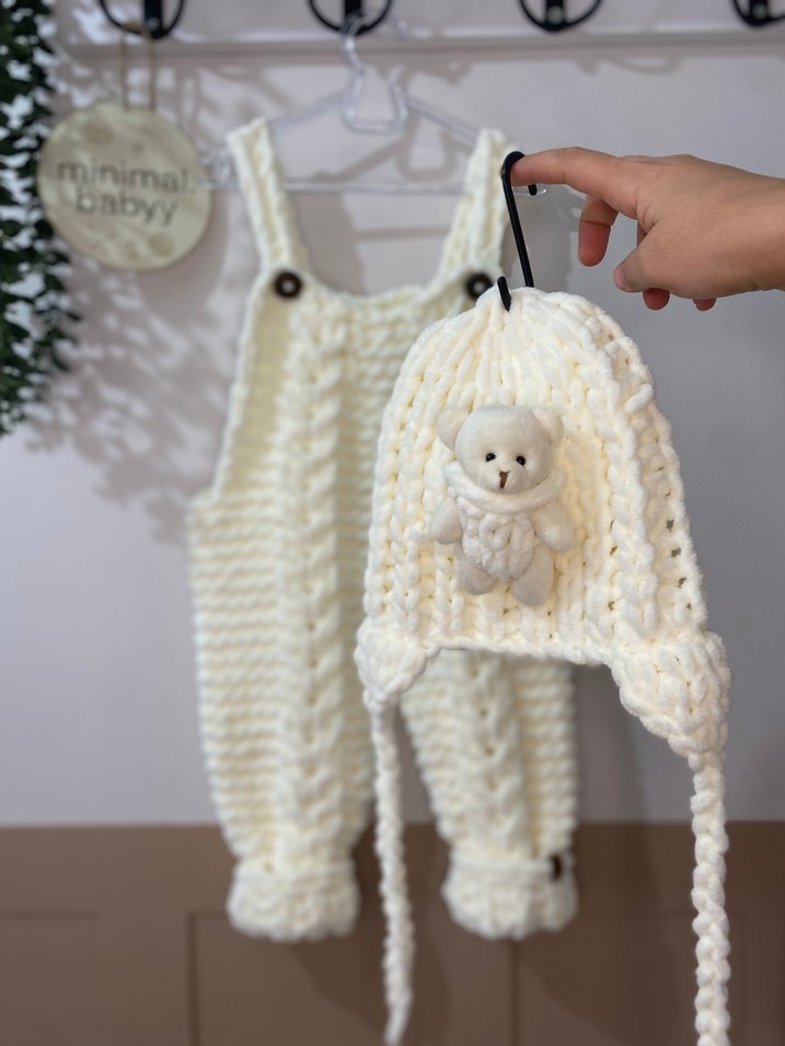 Beyaz Örgü Erkek Bebek Salopet - Görsel 2