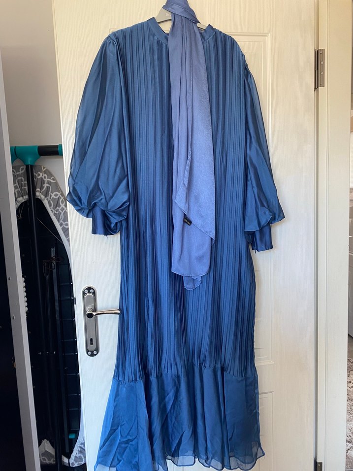 Mavi Piliseli Uzun Keten Elbise - Görsel 2