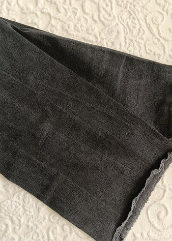 Gri Düğmeli Kadın Midi Kot Pantolon - Görsel 2