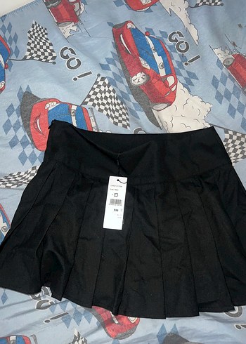 Siyah Pilili Mini Etek kargo size aittir 