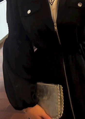 Siyah saten mevsimlik ceket - Görsel 3