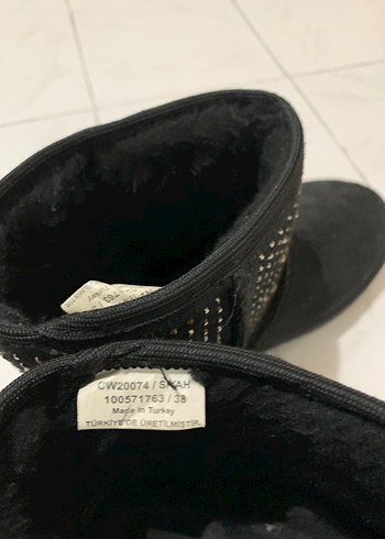 Siyah Süet Tokalı Kadın Bot - Görsel 4