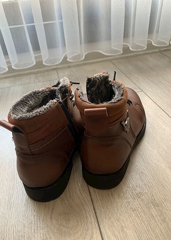 Kahverengi Deri Kürklü Kadın Bot - Görsel 4