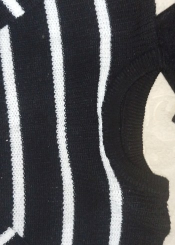 Siyah Beyaz Çizgili İnce Fit Triko - Görsel 5
