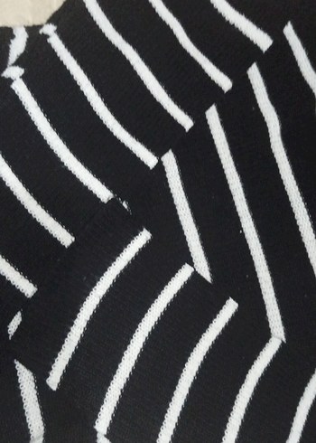 Siyah Beyaz Çizgili İnce Fit Triko - Görsel 6