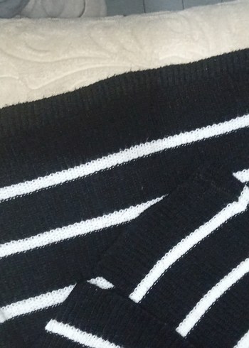 Siyah Beyaz Çizgili İnce Fit Triko - Görsel 4