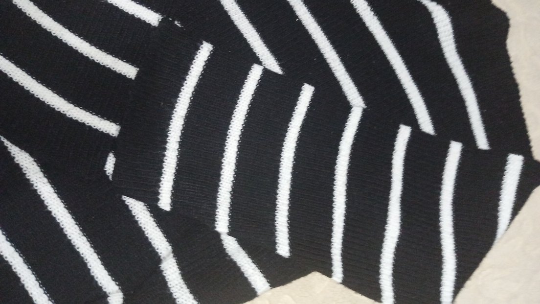 Siyah Beyaz Çizgili İnce Fit Triko - Görsel 2