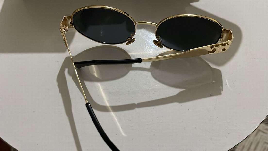 Klasik Altın Tokalı Kadın Güneş Gözlüğü - Görsel 5