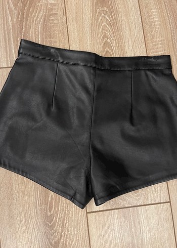 Siyah Deri Mini  Kadın Şort - Görsel 3