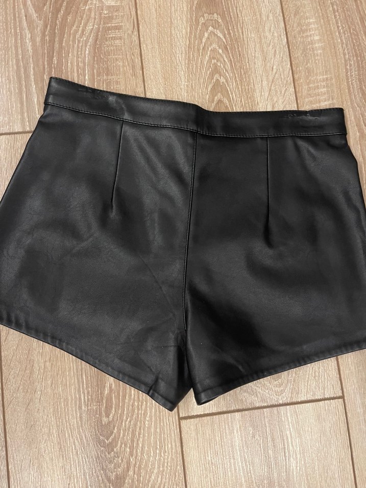 Siyah Deri Mini  Kadın Şort - Görsel 3