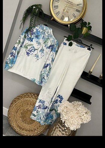 Çiçek Desenli Takım - Görsel 2