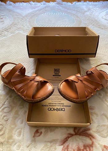 Derimod Kahverengi Deri Kadın Dolgu Topuk Sandalet - Görsel 4