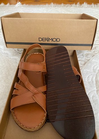 Derimod Kahverengi Deri Kadın Dolgu Topuk Sandalet - Görsel 2