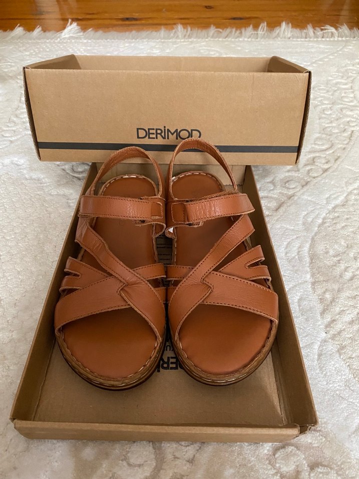 Derimod Kahverengi Deri Kadın Dolgu Topuk Sandalet - Görsel 3