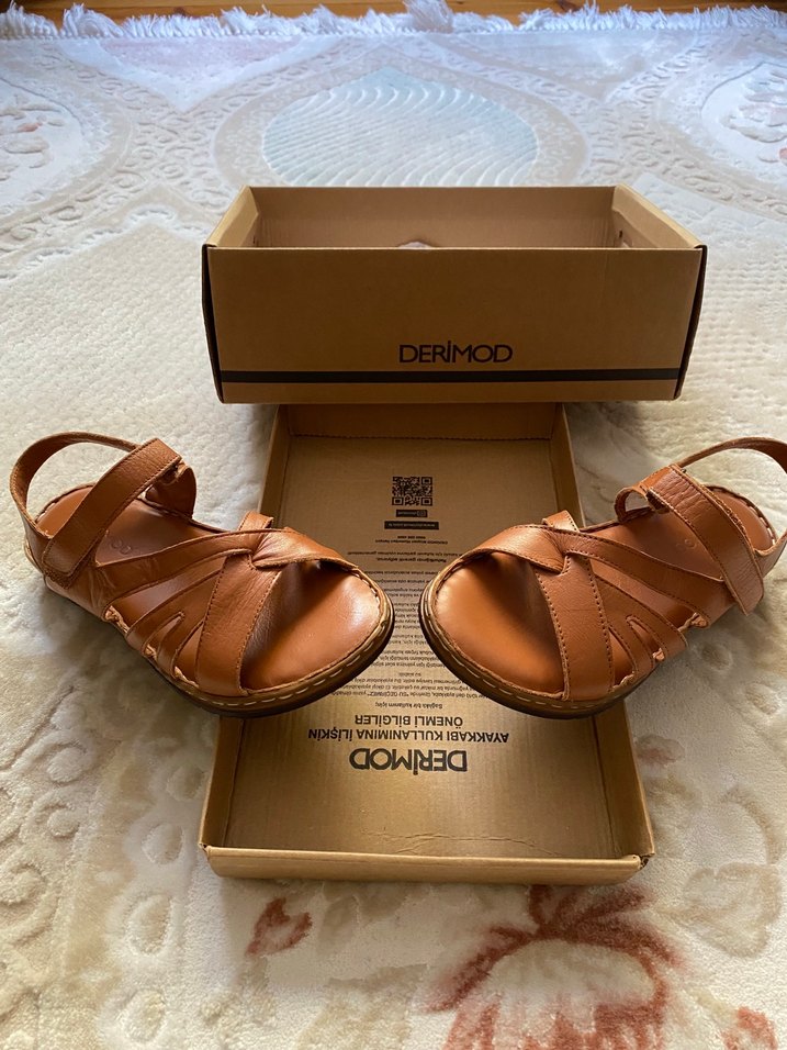 Derimod Kahverengi Deri Kadın Dolgu Topuk Sandalet - Görsel 4