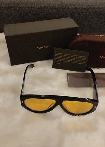 Beden sarı Renk Tom Ford Sarı Kemerli Kadın Gözlüğü