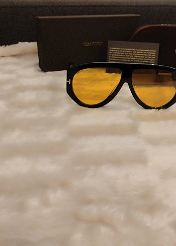 Beden Tom Ford Sarı Kemerli Kadın Gözlüğü