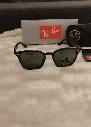 ray-Ban 4258