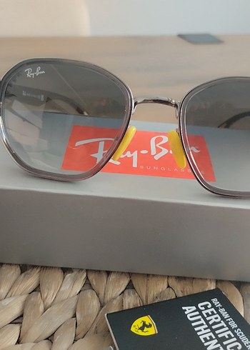 Ray Ban