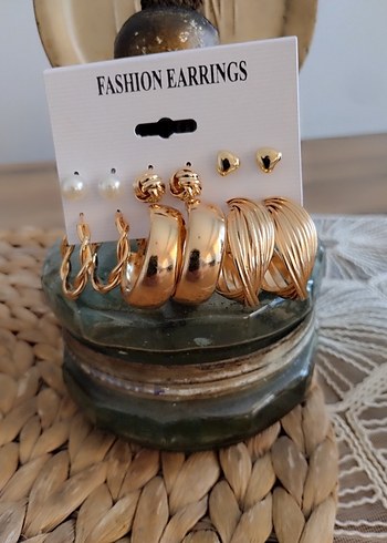 Altın Renk Mini Bohem Küpe Seti
