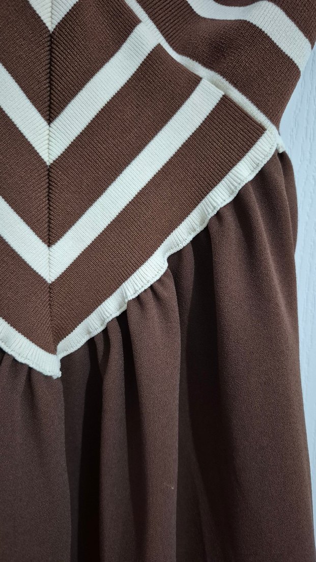 Kahverengi Çizgi Detaylı Uzun Triko Elbise - Görsel 5