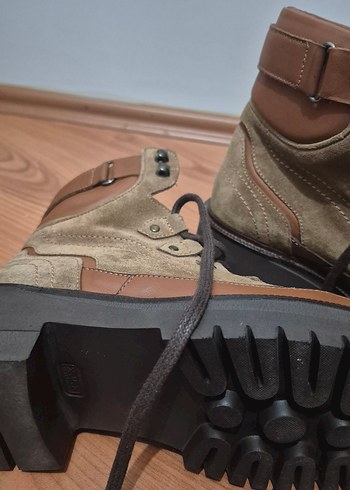 Süet Detaylı Deri Kahverengi Kadın Bot - Görsel 3