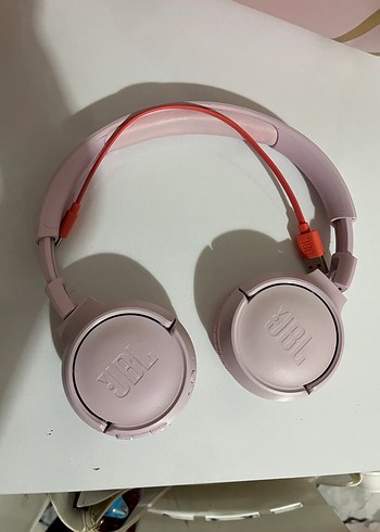 Pembe JBL Kulaklık