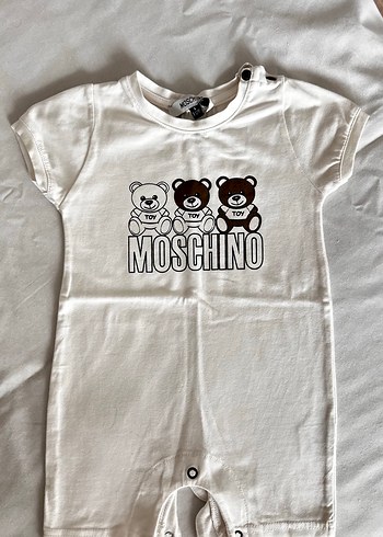 Moschino 9 Ay