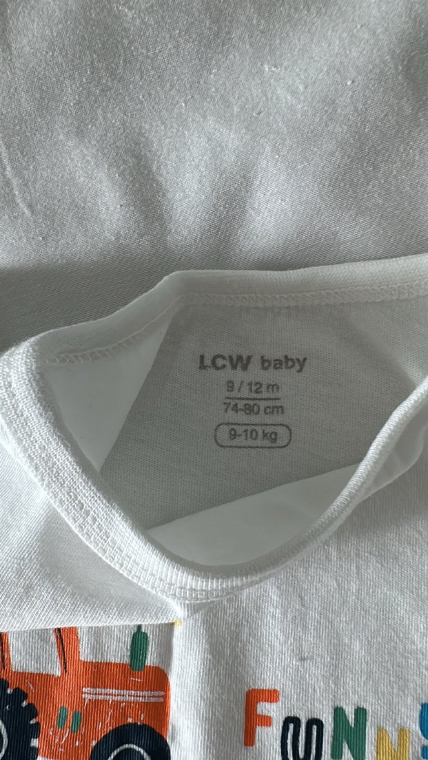 Beyaz Erkek Çocuk Baskılı Tişört, likesız , tertemiz - Görsel 2