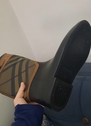 Burberry Orijinaldir. Burberry cizme