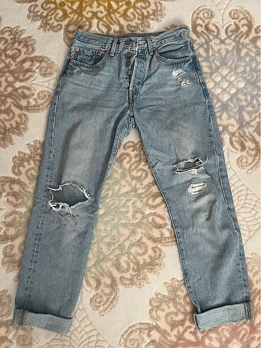 Levis Yirtikli Pantolon