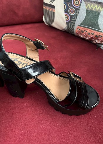 Topuklu ayakkabı - Görsel 3