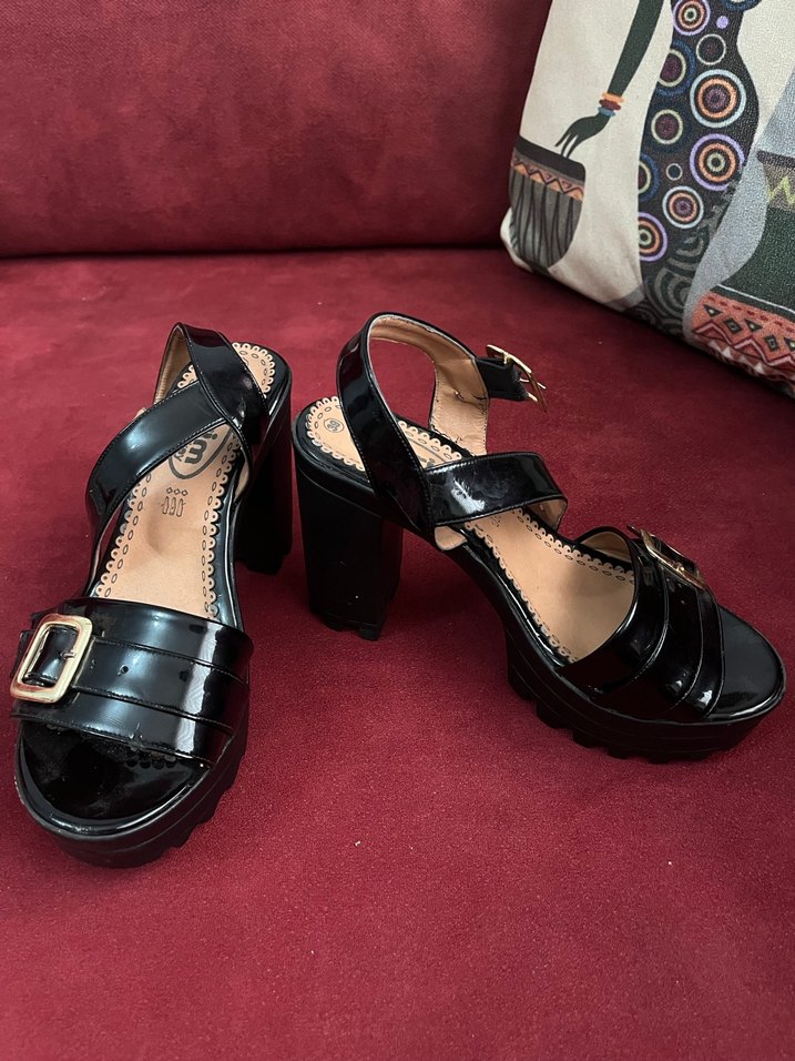 Topuklu ayakkabı - Görsel 2