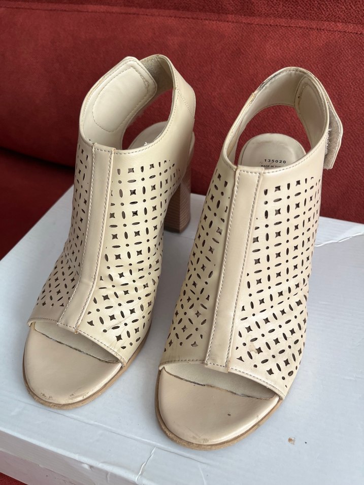 Bej Süet Tokalı Kadın Topuklu Sandalet - Görsel 2