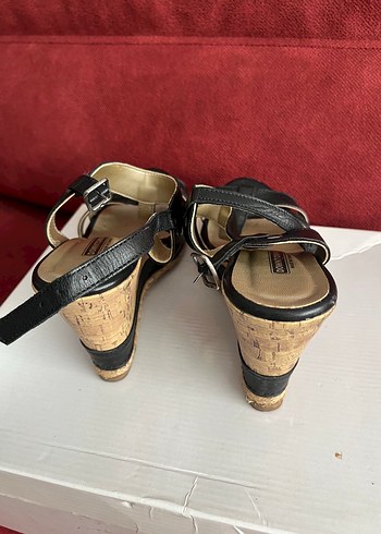 Tokalı Siyah Dolgu Topuklu Kadın Ayakkabı - Görsel 5