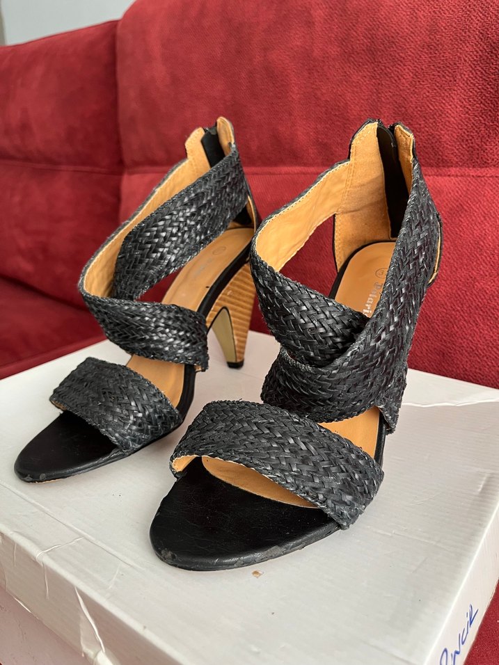 Siyah Yılan Desenli Dolgu Topuklu Kadın Ayakkabı - Görsel 2