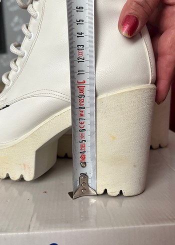 Beyaz Kadın Dolgu Topuklu Bot - Görsel 6