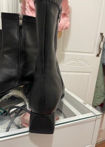 Siyah Deri Fermuarlı Topuklu Kadın Bot - Görsel 3