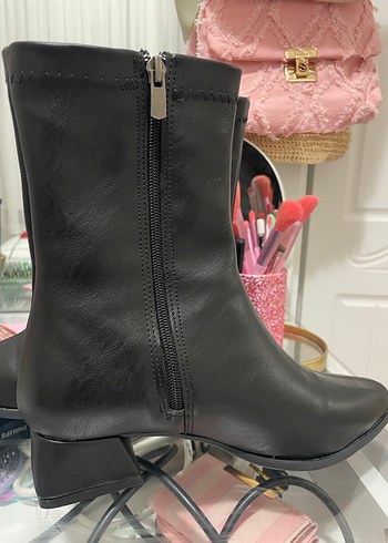 Siyah Deri Fermuarlı Topuklu Kadın Bot - Görsel 4