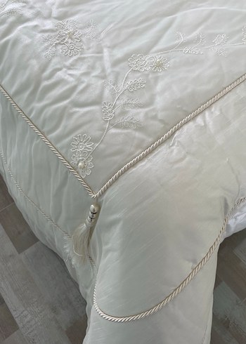 İşlemeli Beyaz Yatak Örtüsü Cemil ipekçi Fransız gipürlü - Görsel 8
